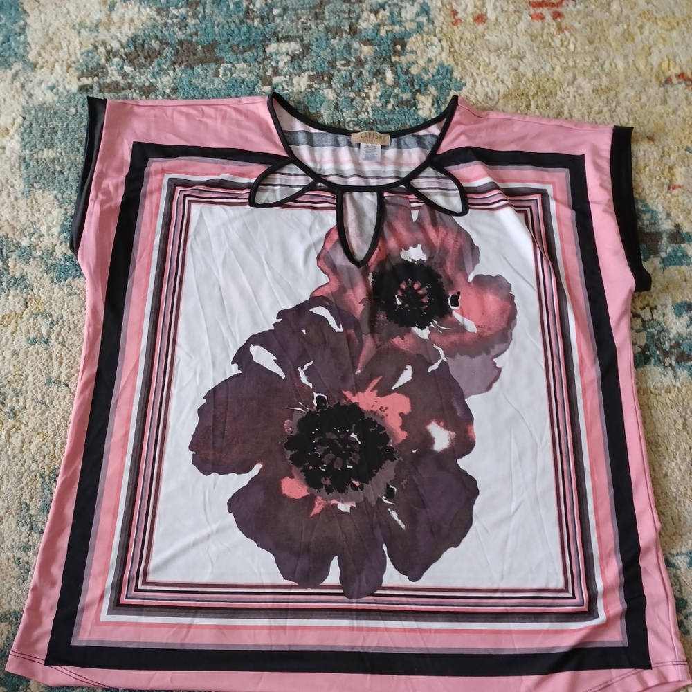 Lavish Plus 2x Womans Pink Flower Shirt